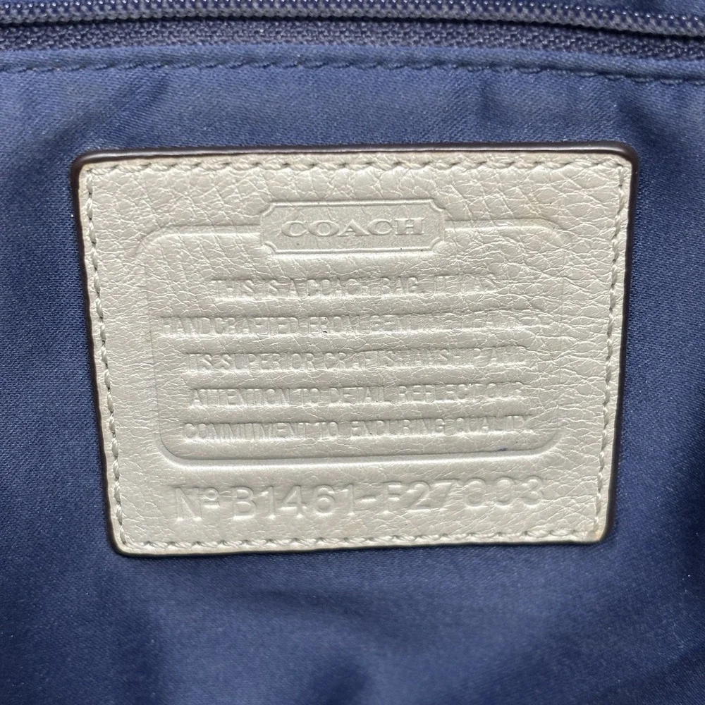 Coach Avery Bucket Bag Purse Leather F27003 Pearl Classic Minimal Capsule Spring - Picture 5 of 9